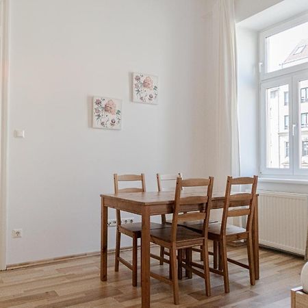 Special Vintage Viennese Apartment - 12Min F Downtown Екстер'єр фото