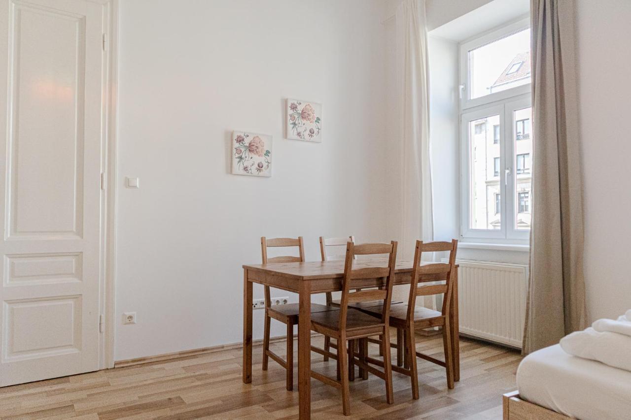 Special Vintage Viennese Apartment - 12Min F Downtown Екстер'єр фото